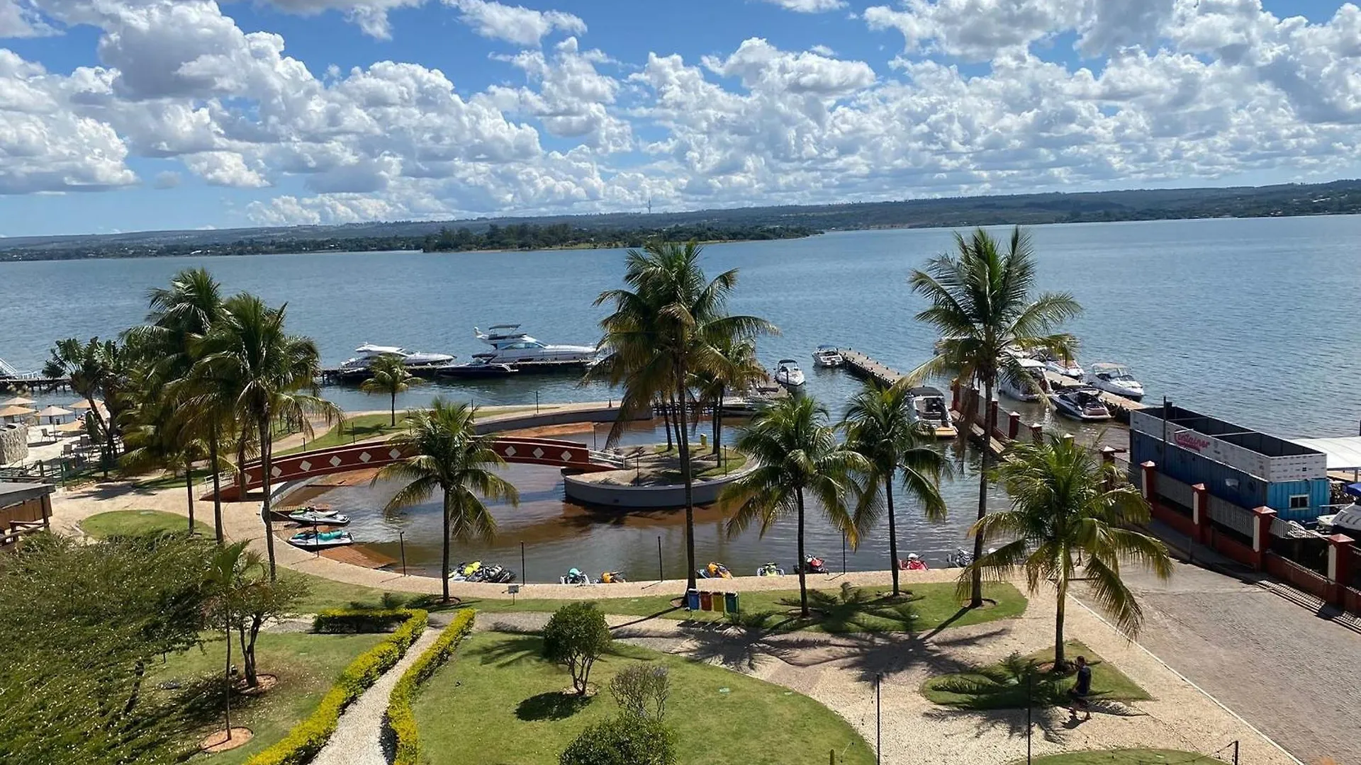 Flat Beira Lago No Centro De Bsb 巴西利亚 公寓